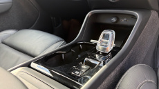 Volvo XC40 2.0 B4P Ultimate Dark 5dr Auto Petrol Estate